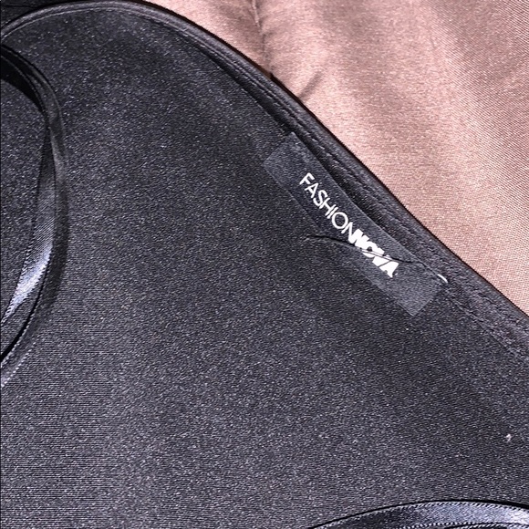 Black dress - Picture 2 of 5